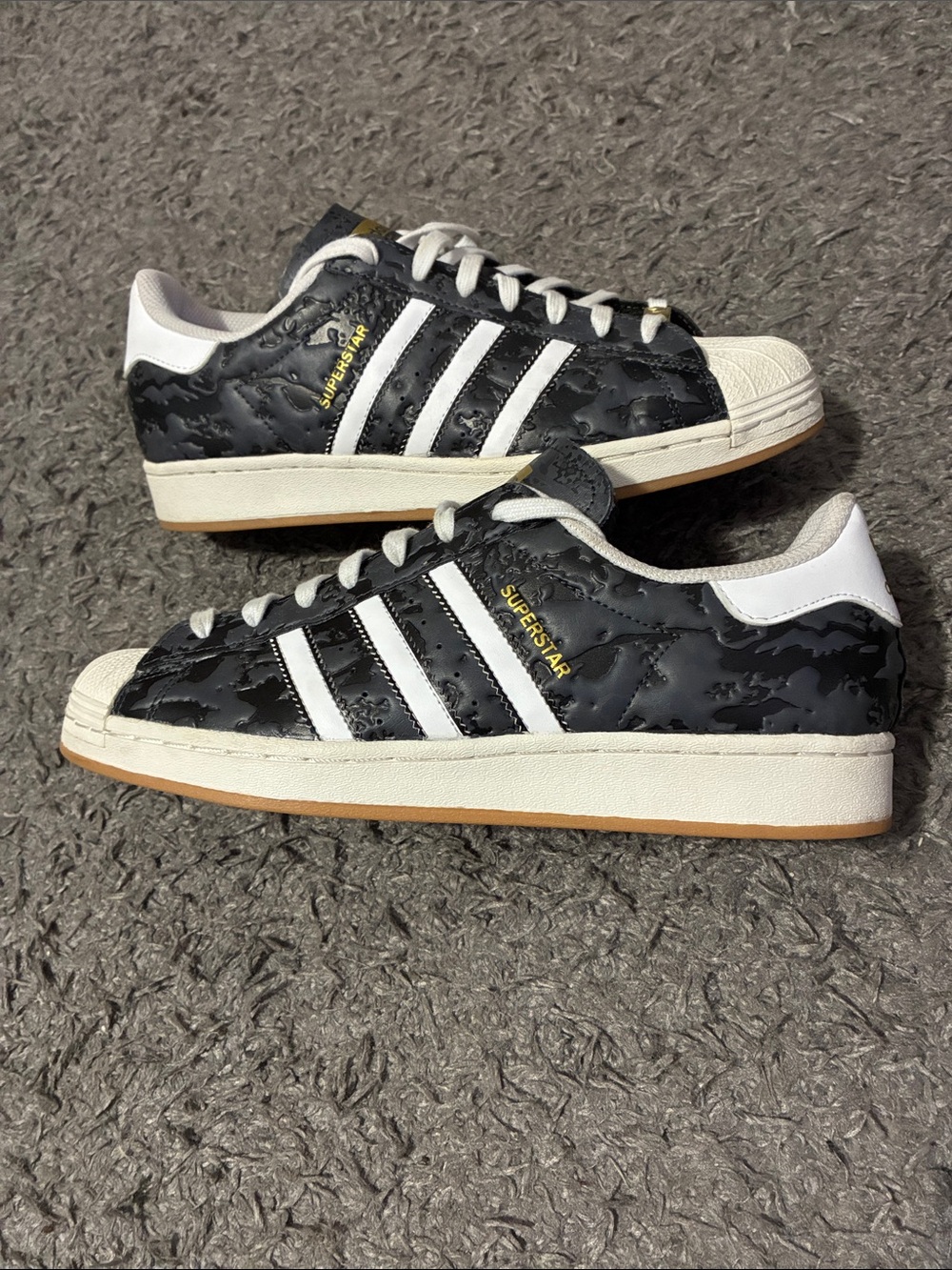 Adidas superstar camo